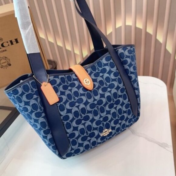 Elegant Coach Blue Jacquard Convertible Bag - Picture 1 of 7